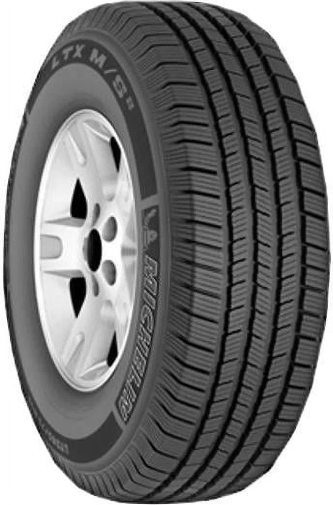 Defender Ltx M/s All-season /60R20/E 121/118R Tire